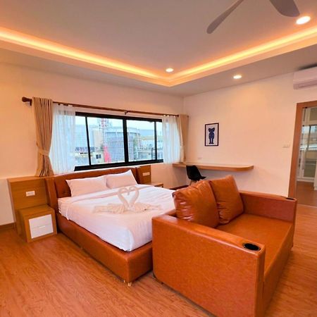 The Lodge Pattaya Extérieur photo