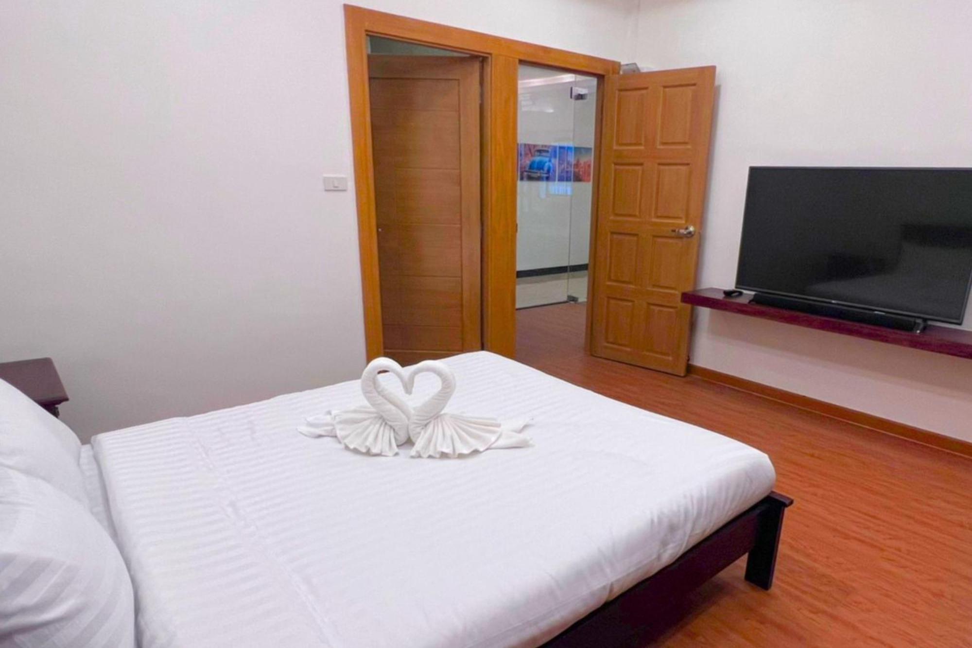 The Lodge Pattaya Extérieur photo