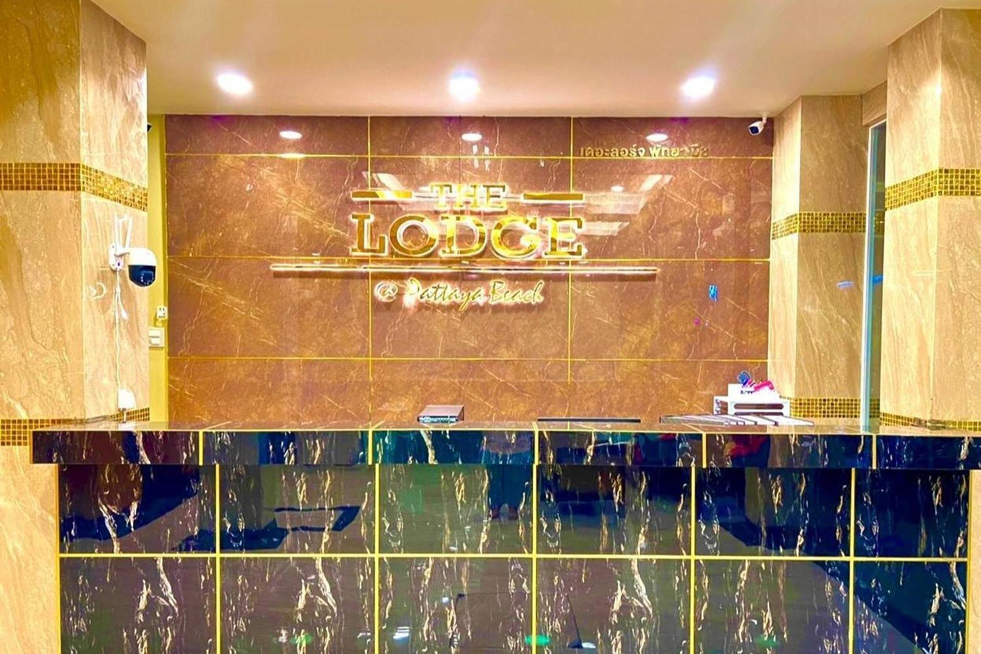 The Lodge Pattaya Extérieur photo